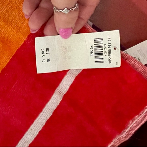 ABERCROMBIE & FITCH RAINBOW 🌈 BEACH 🏝️ 🏖️ TOWEL NWT - Picture 10 of 15